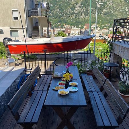 Themis Apart Hotel Котор Экстерьер фото