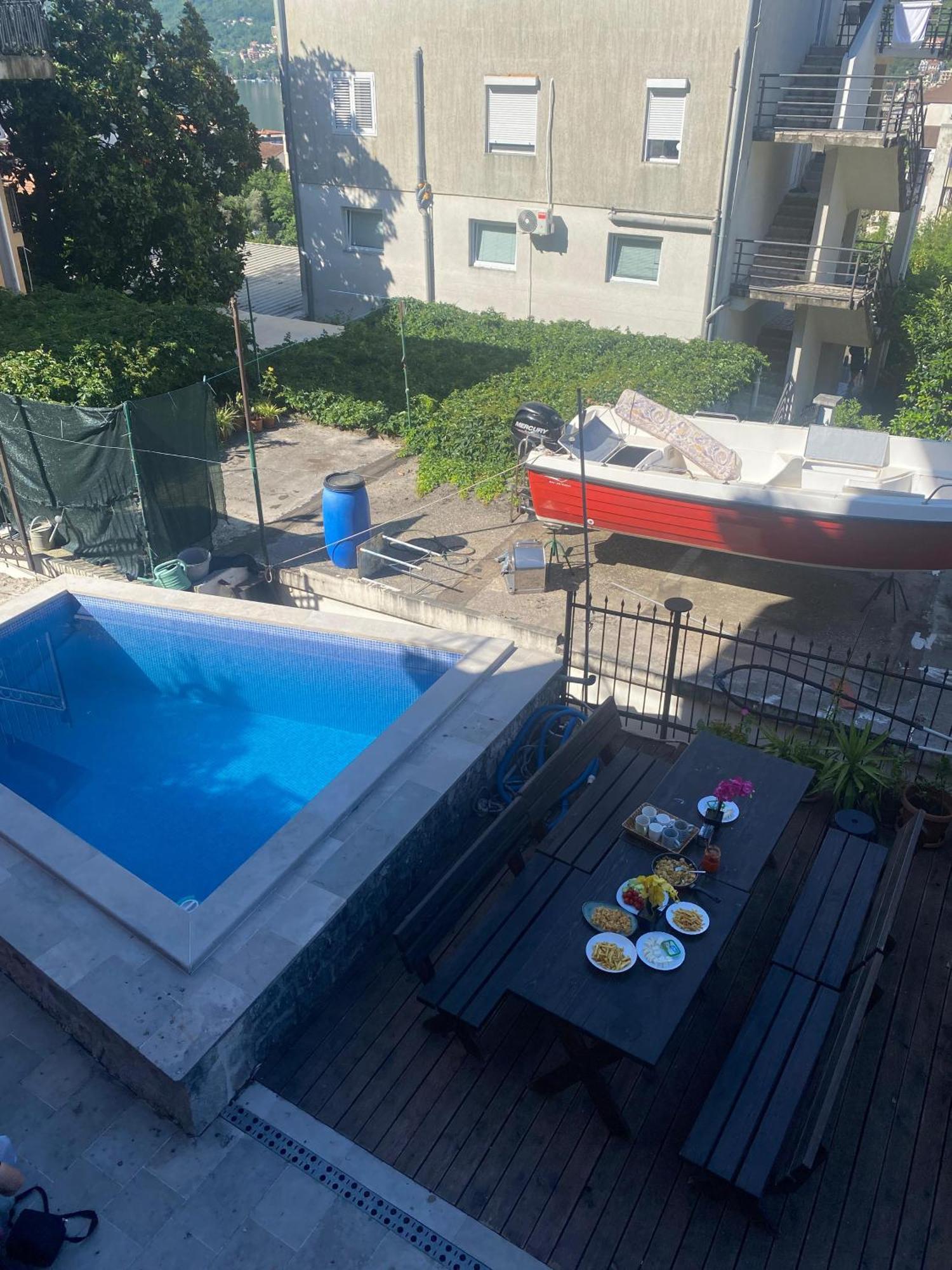 Themis Apart Hotel Котор Экстерьер фото