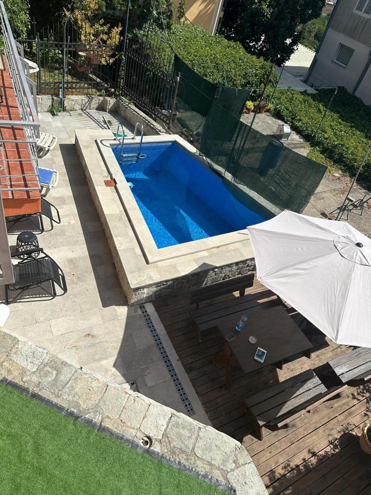 Themis Apart Hotel Котор Экстерьер фото