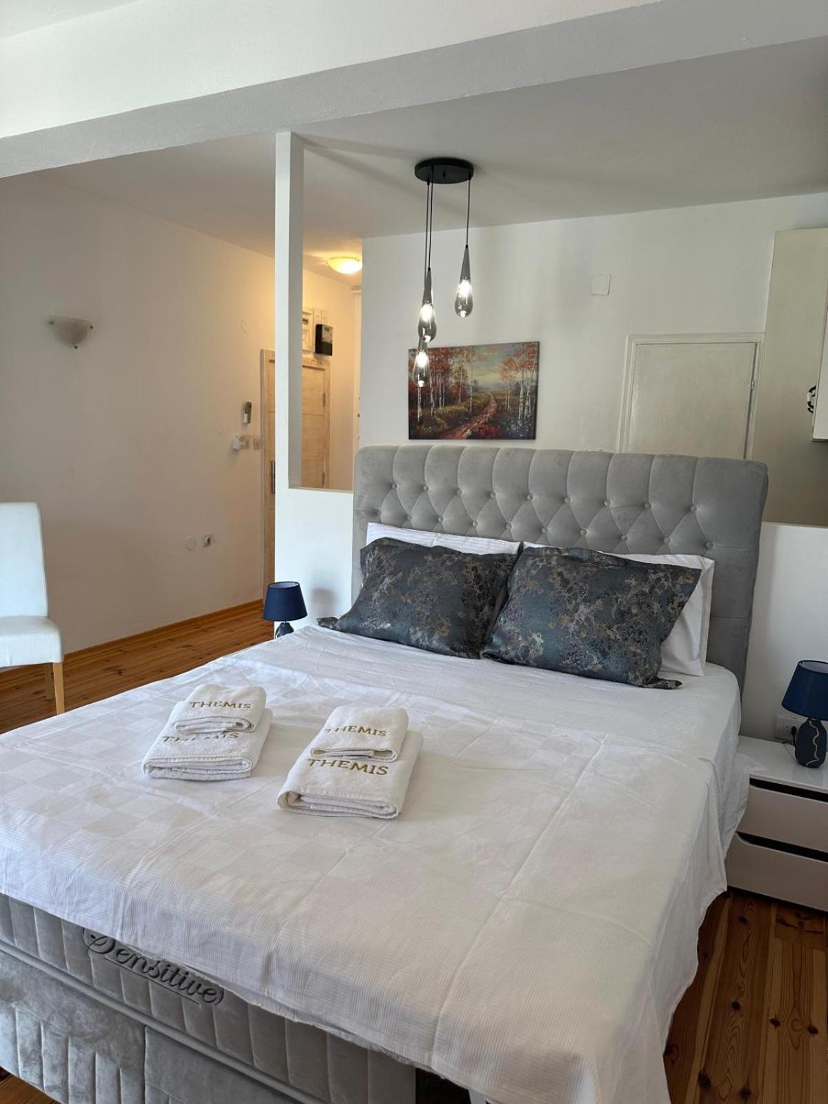 Themis Apart Hotel Котор Экстерьер фото