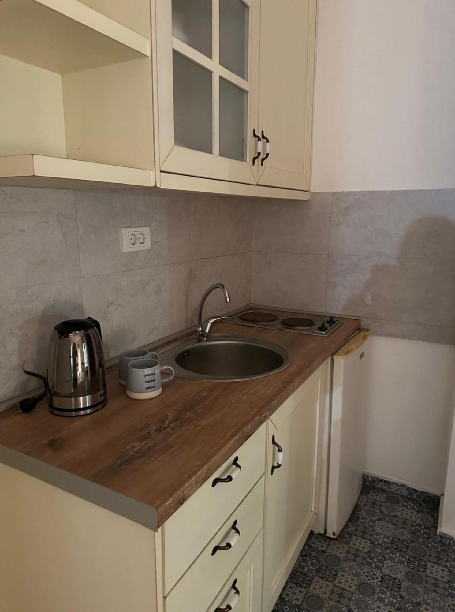Themis Apart Hotel Котор Экстерьер фото