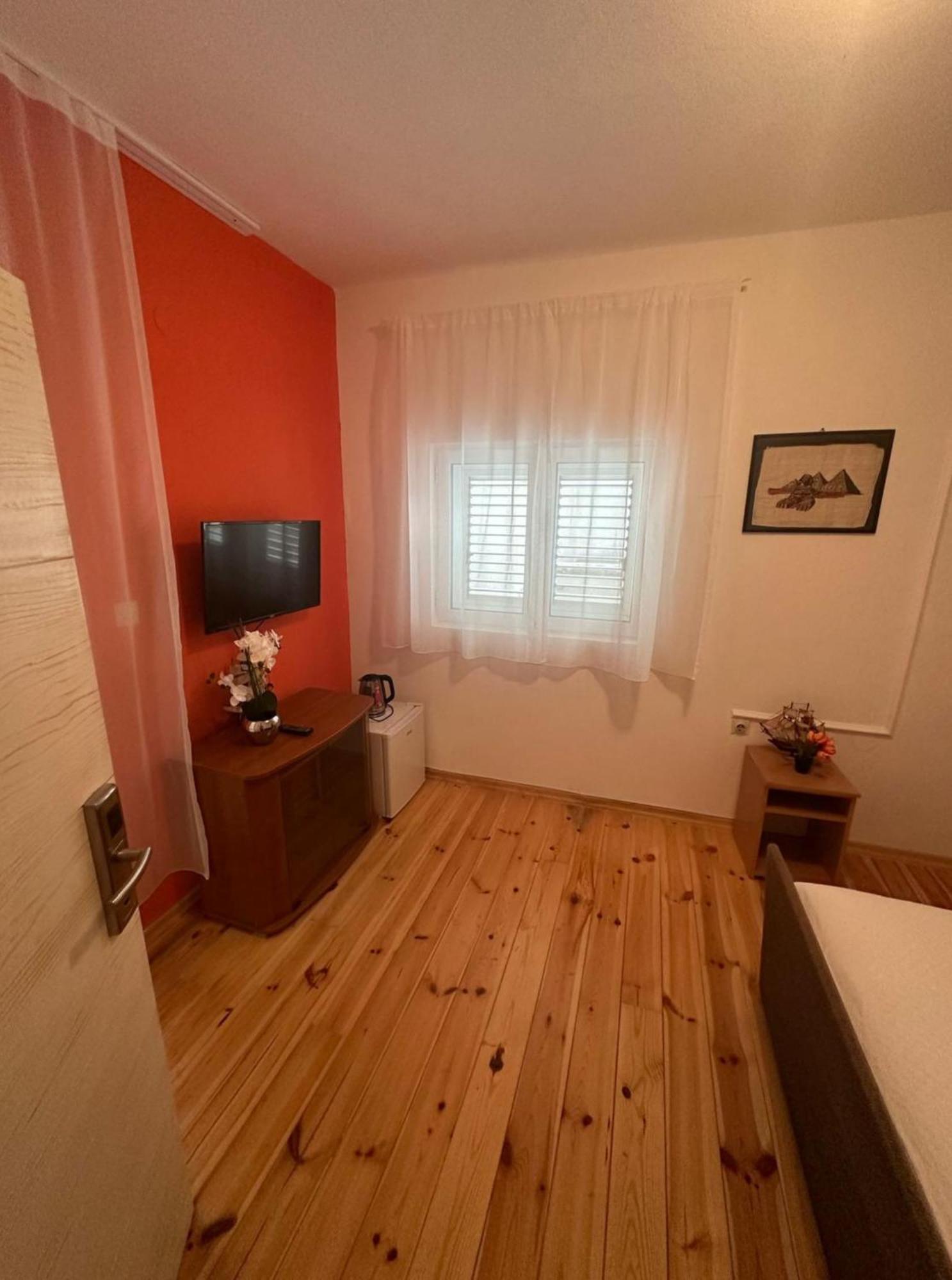 Themis Apart Hotel Котор Экстерьер фото
