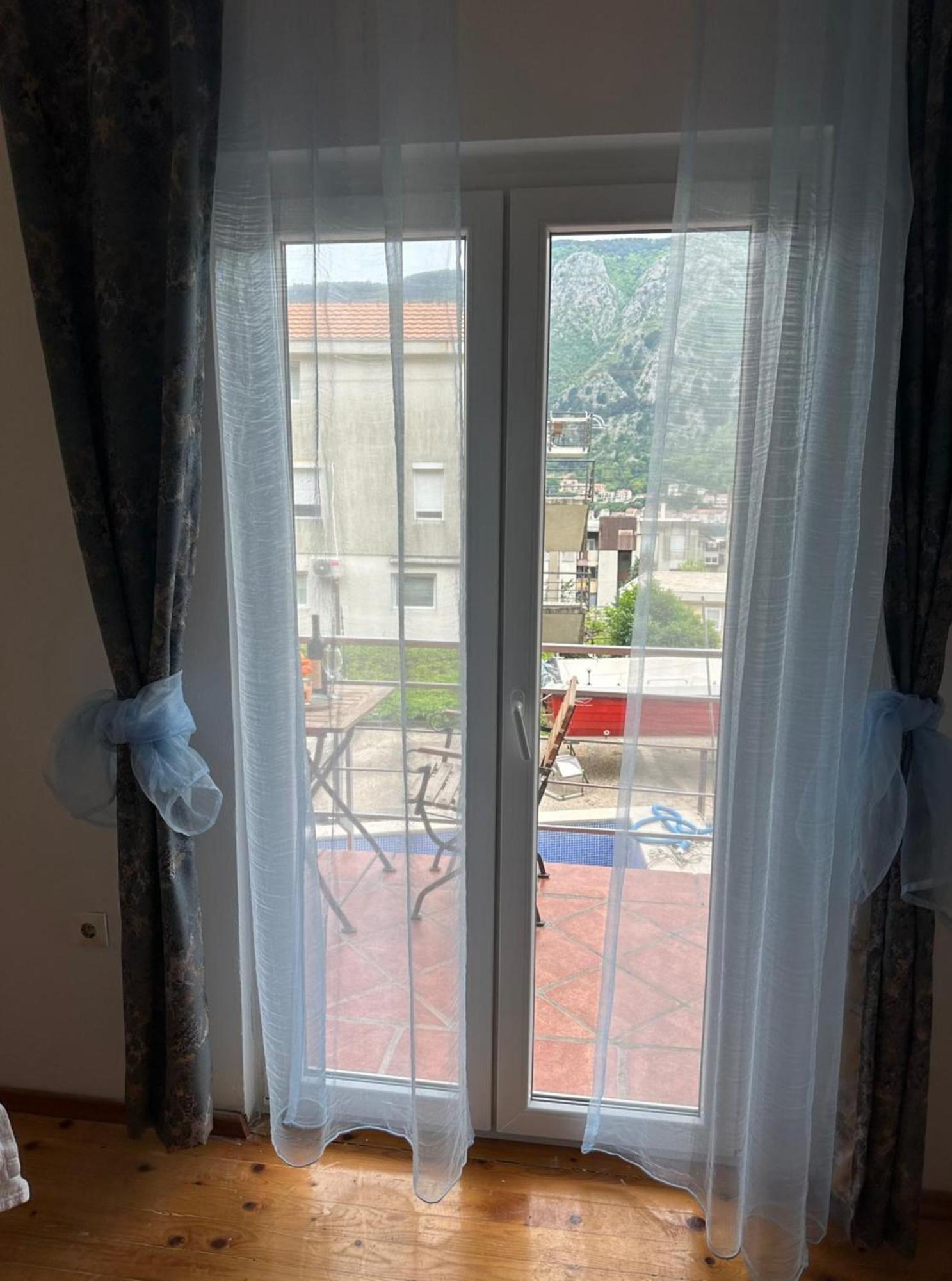 Themis Apart Hotel Котор Экстерьер фото