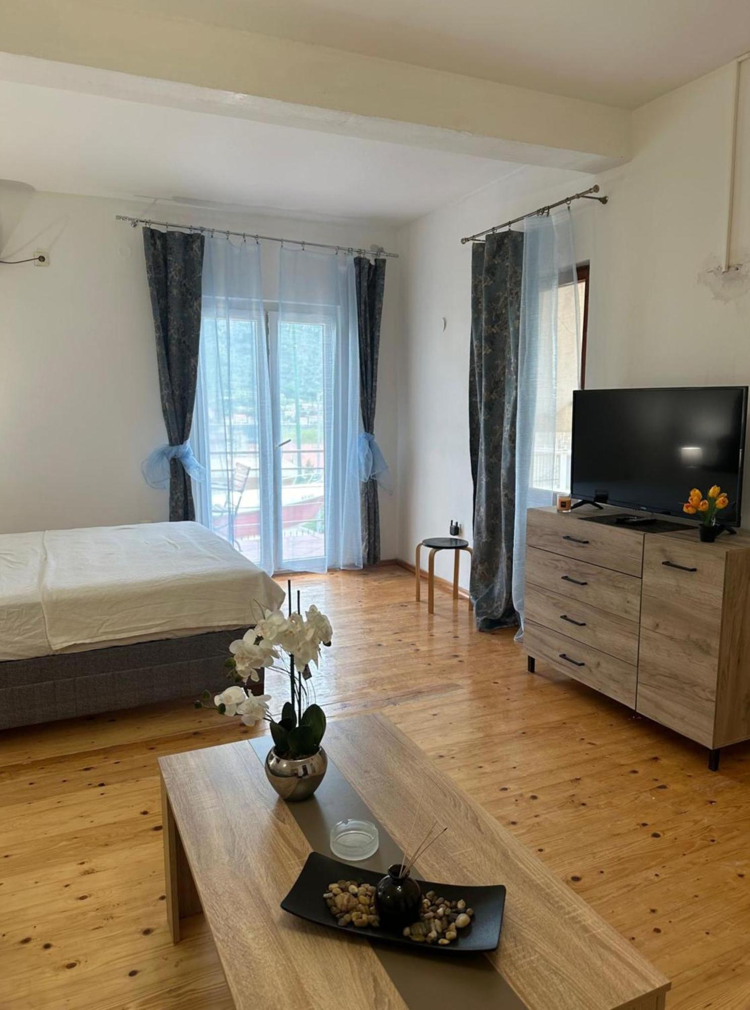 Themis Apart Hotel Котор Экстерьер фото