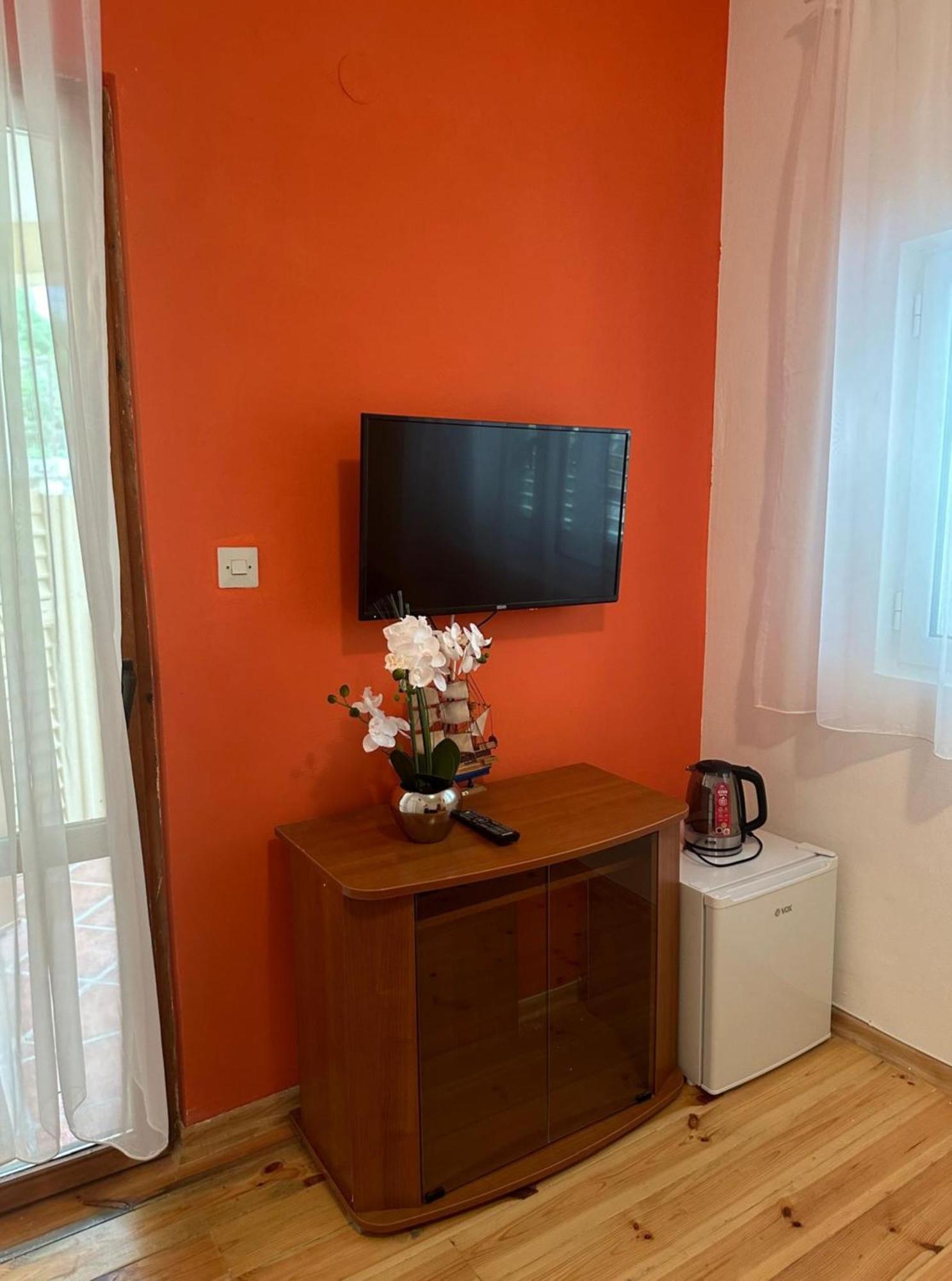 Themis Apart Hotel Котор Экстерьер фото
